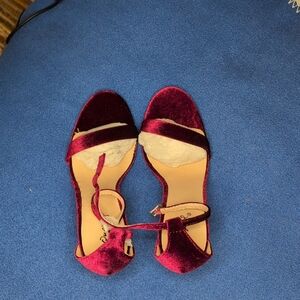 NIB Qupid Garnet Velvet Dressy Sandals Sz 8.5